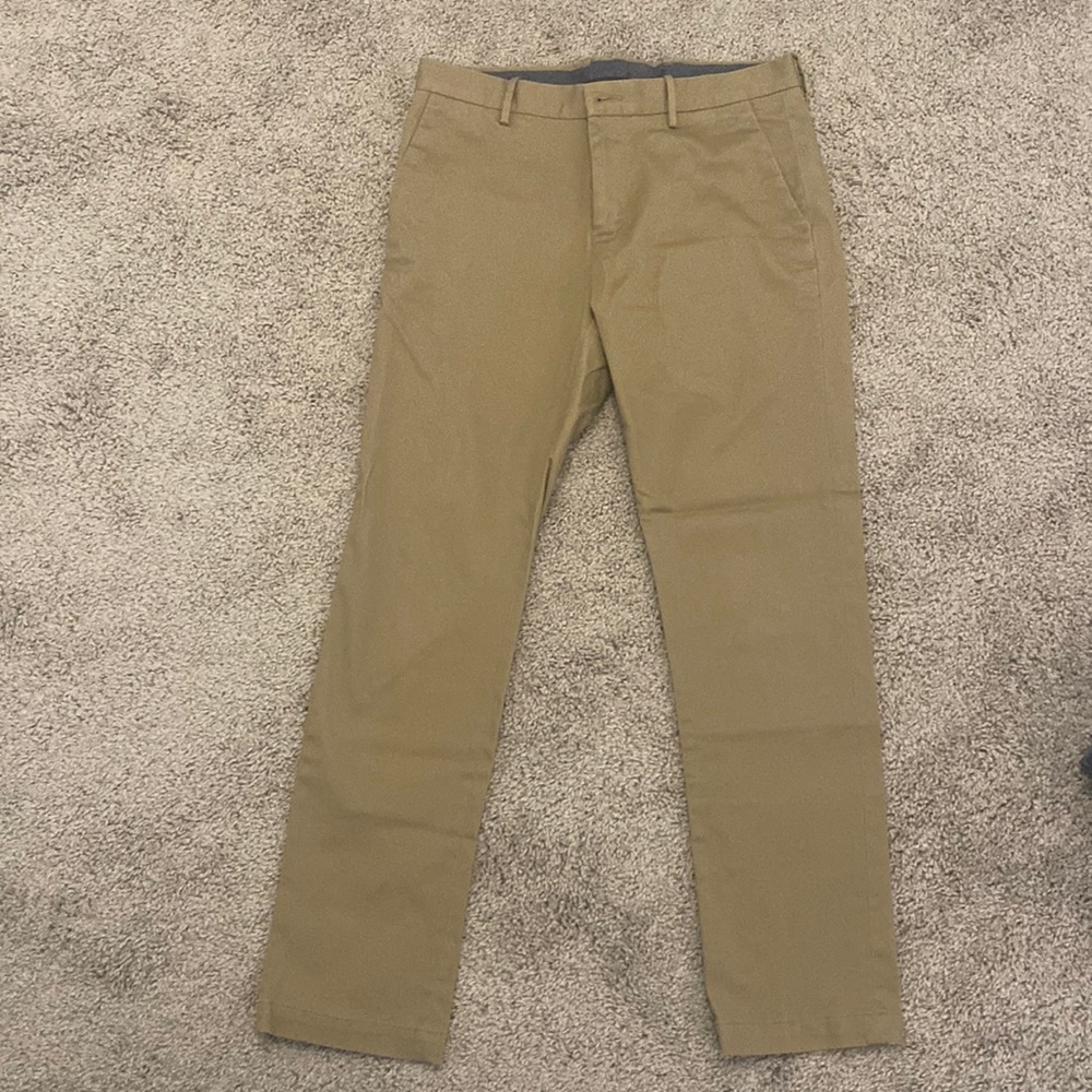 Perry Ellis beige 31 X 30 slim fit stretch pants